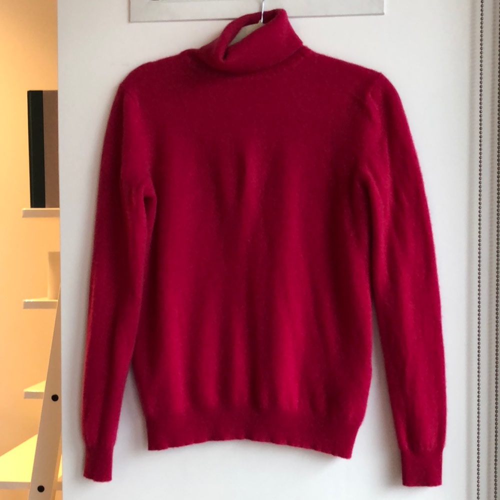 Hudson’s Bay Cashmere Dark pink/ Cherry Red Turtleneck Sweater